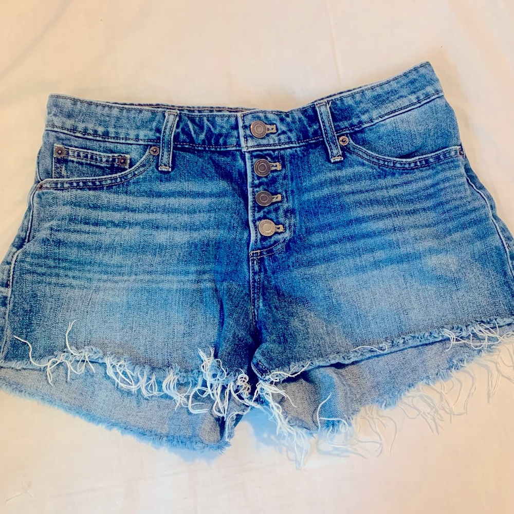 Lucky Brand size 6/28 button fly cut off denim shorts